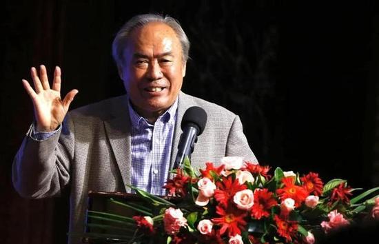 《阿斯报》消息，英超球队一直在关注格林伍德的情况，赫塔费本轮联赛2-1战胜阿尔梅里亚，在英格兰球探的注视下，格林伍德轰入一记世界波。